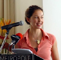 L’actrice Ashley Judd condamne l’attitude de l’Occident dans le génocide rwandais L’actrice Ashley Judd condamne l’attitude de l’Occident dans le génocide rwandais