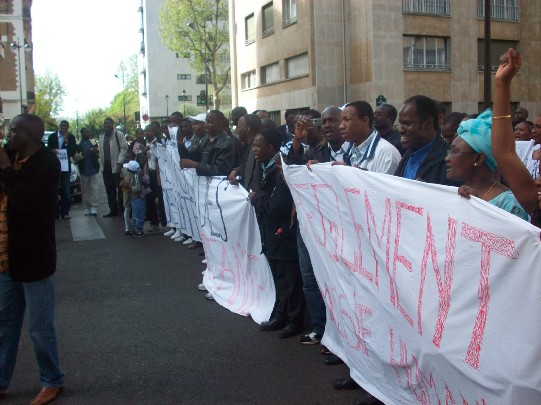 Manifestation du 26 avril 2008 à Paris à l'appel de l'AVOMM, AFMAF, OCVIDH, FLAM   Manifestation du 26 avril 2008 à Paris à l'appel de l'AVOMM, AFMAF, OCVIDH, FLAM