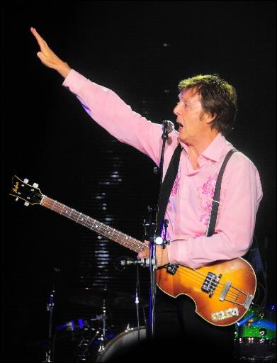 Une foule de 200 000 personnes est attendue sur les Plaines d'Abraham dimanche pour le spectacle de Paul McCartney. Une foule de 200 000 personnes est attendue sur les Plaines d'Abraham dimanche pour le spectacle de Paul McCartney.