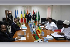 Force du G5 Sahel: un général mauritanien prend le commandement, avec un adjoint tchadien Force du G5 Sahel: un général mauritanien prend le commandement, avec un adjoint tchadien