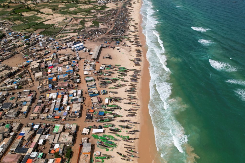 Les 168 migrants secourus par les Espagnols, et refoulés par la Mauritanie, débarquent au Sénégal