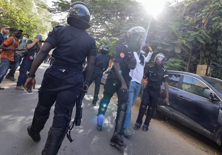 Sénégal : l'Assemblée nationale adopte la loi pour un report de la présidentielle au 15 décembre 2024