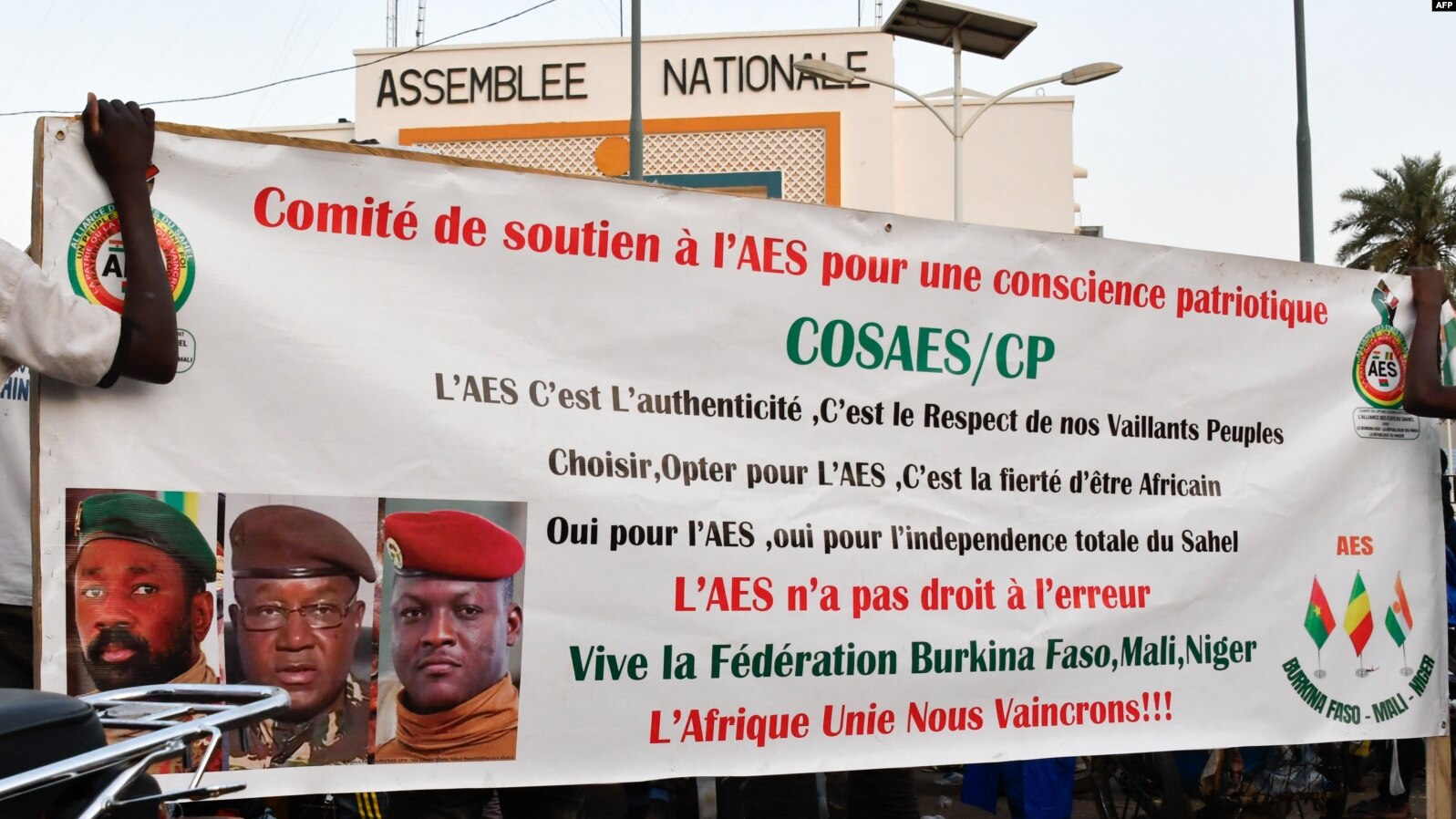 Burkina, Mali, Niger : réunion de ministres à Ouagadougou pour créer une confédération