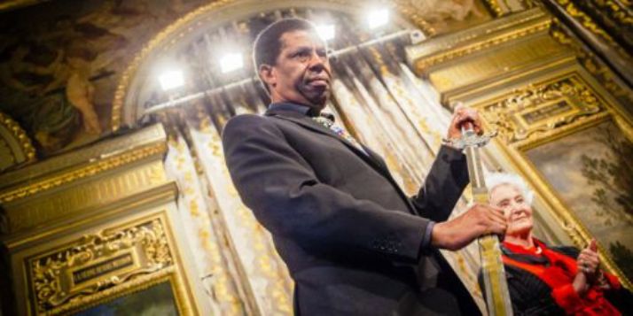 L'écrivain québécois d'origine haïtienne Dany Laferrière reçu à l'Académie française ce 28 mai 2015 L'écrivain québécois d'origine haïtienne Dany Laferrière reçu à l'Académie française ce 28 mai 2015