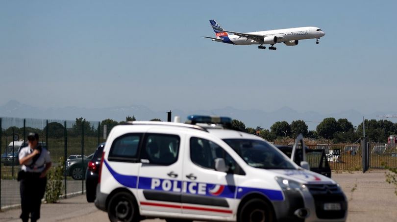 OQTF, CRA, IRTF : comment s'organisent les expulsions d'étrangers en France ?