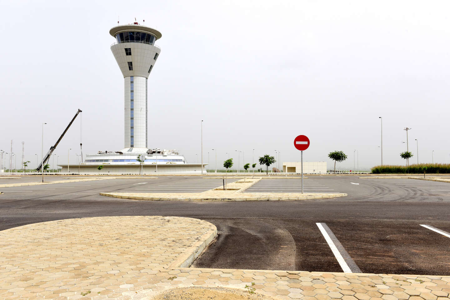 Au Sénégal, l’accident d’un Boeing 737 fait onze blessés et entraîne la fermeture de l’aéroport de Dakar