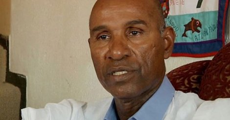 Cheikh Saad Bouh Kamara à la dédicace de L’Afrique : Espérance : «Les hommes ont échoué, cédons la place aux femmes» Cheikh Saad Bouh Kamara à la dédicace de L’Afrique : Espérance : «Les hommes ont échoué, cédons la place aux femmes»