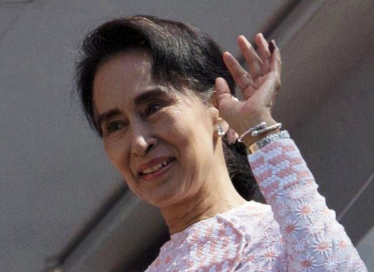 Birmanie : le régime sortant promet de « transférer le pouvoir pacifiquement » 