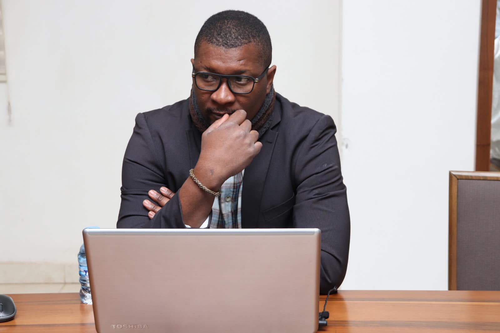 Réponse à Ely Ould Sneiba  : L’absurdité raciste dans toute sa splendeur / Par Souleymane Djigo Réponse à Ely Ould Sneiba  : L’absurdité raciste dans toute sa splendeur / Par Souleymane Djigo