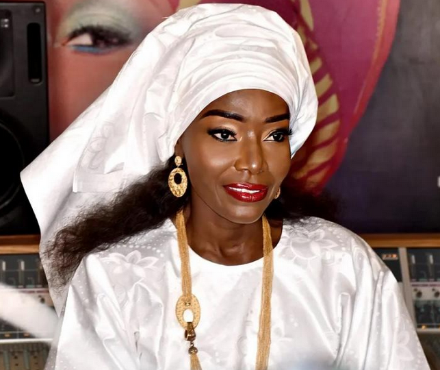 COUMBA GAWLO, L’ÉTOILE QUI M’A ÉLEVÉE
