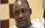 Adama Barrow : seule la menace d’user de la force a amené Yaya Djamé à partir Adama Barrow : seule la menace d’user de la force a amené Yaya Djamé à partir