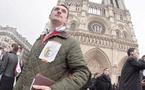 Bousculade entre militants devant Notre-Dame de Paris