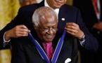 Desmond Tutu et Sydney Poitier décorés par Barack Obama