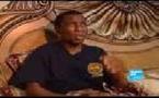 (Vidéo-) Dadis donne une inteview dans son lit.