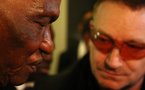 Aide à l'Afrique: Bono appelle Nicolas Sarkozy à faire plus que des discours