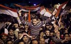 Moubarak s'accroche, les manifestants furieux
