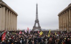 En France, les opposants à la loi immigration durcissent le ton contre sa promulgation