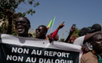Des centaines de Sénégalais manifestent pour une présidentielle sans délai