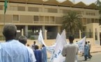 Les anciens employés de AIR MAURITANIE interceptent le Premier Ministre