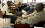 Des sans-papiers sortent de l'ombre en France