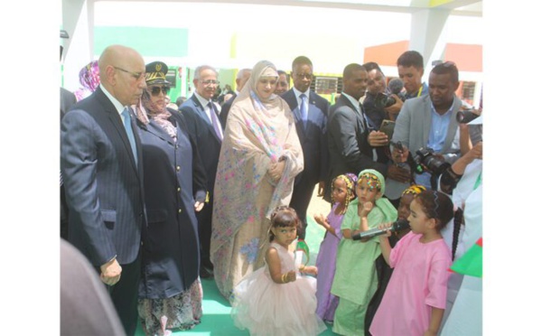 Mauritanie - Le Président de la République visite l’école maternelle publique du quartier Ain Talh (Teyarett)