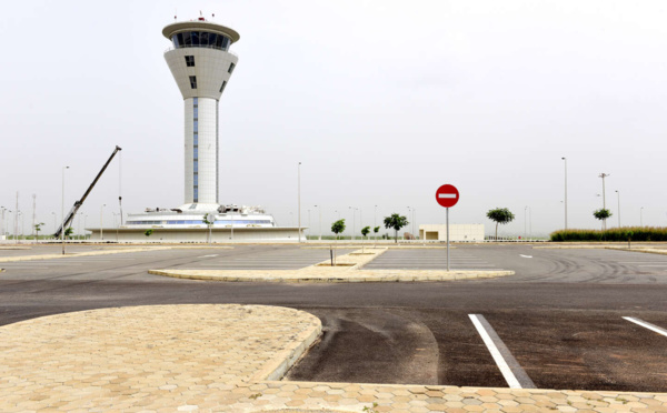 Au Sénégal, l’accident d’un Boeing 737 fait onze blessés et entraîne la fermeture de l’aéroport de Dakar