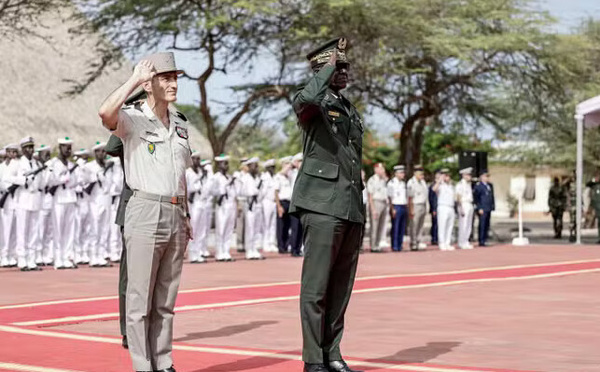 Les militaires français quittent le Sénégal, sans que Dakar rompe avec Paris