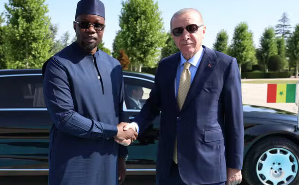 Surendetté, le Sénégal tente de séduire sa diaspora et de rassurer ses partenaires internationaux