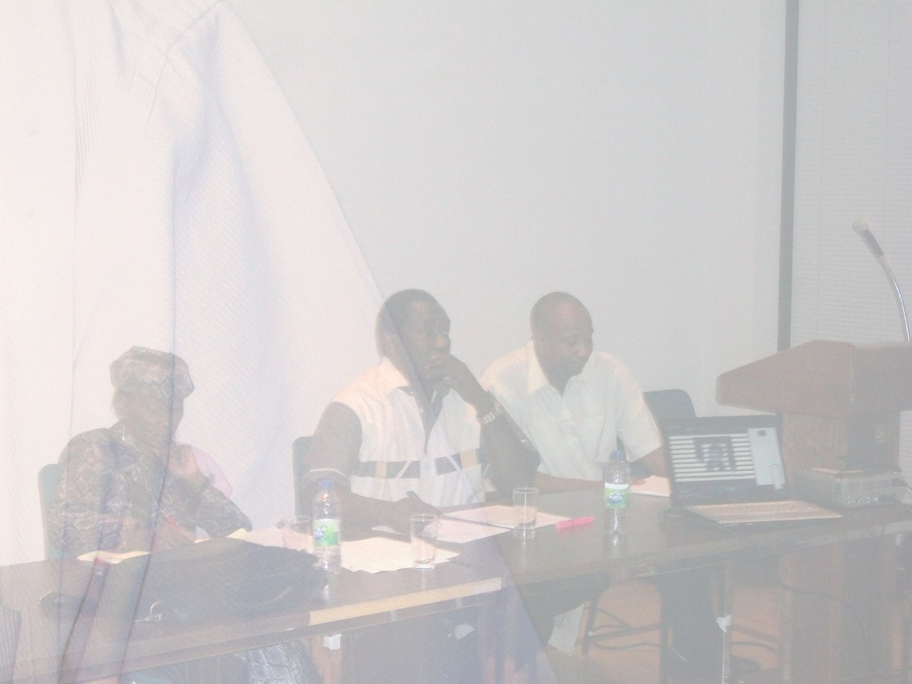 Facultédroitconf 059.jpg Facultédroitconf 059.jpg